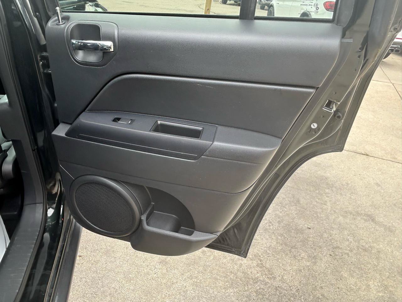 Used 2013 Jeep Compass Latitude w/ Premium Sound Group FWD image 15