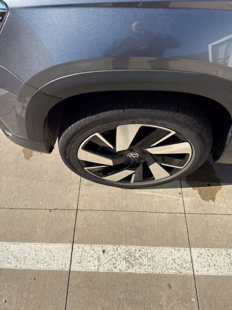 Used 2024 Volkswagen Taos SEL AWD/4WD image 9