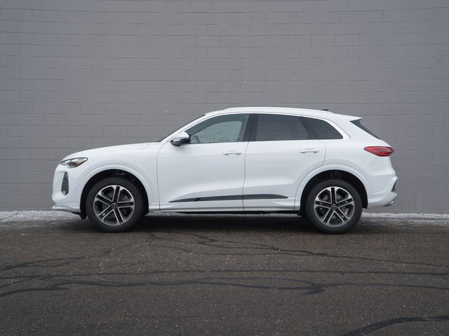 Certified 2025 Audi Q5 2.0T Premium w/ Convenience Package image 2