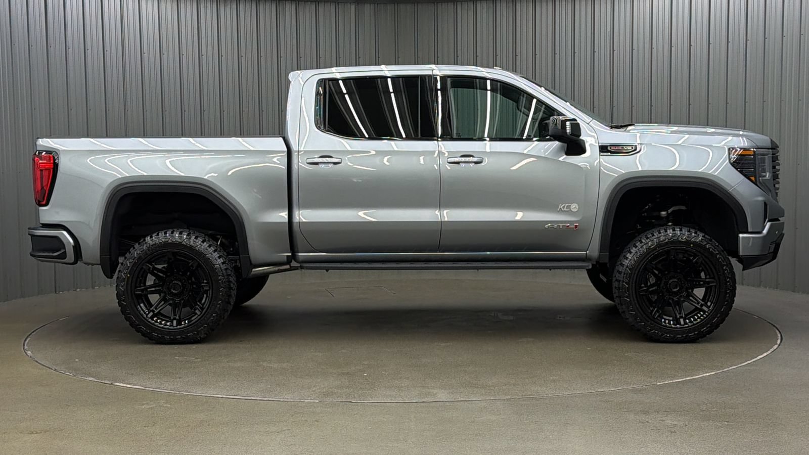 Used 2026 GMC Sierra 1500 AT4 w/ AT4 Premium Package AWD/4WD image 6