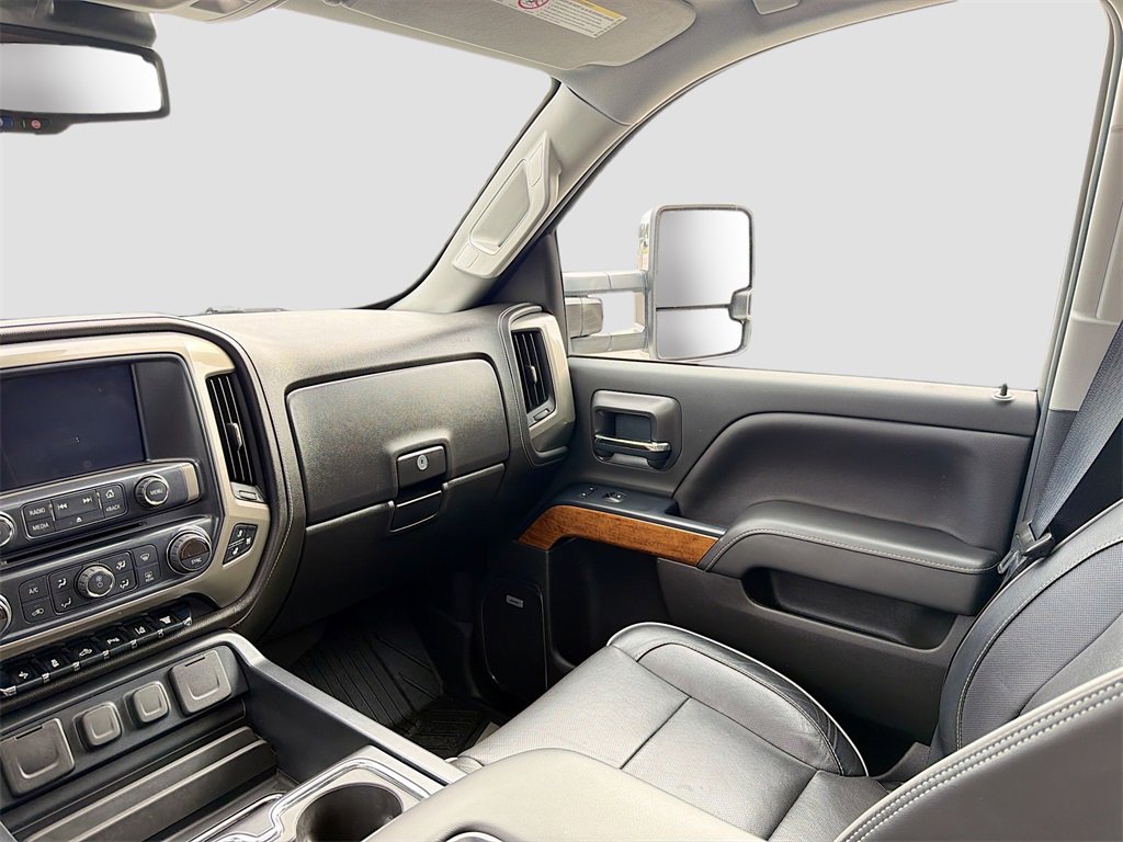 Used 2019 Chevrolet Silverado 2500 High Country w/ Duramax Plus Package image 28