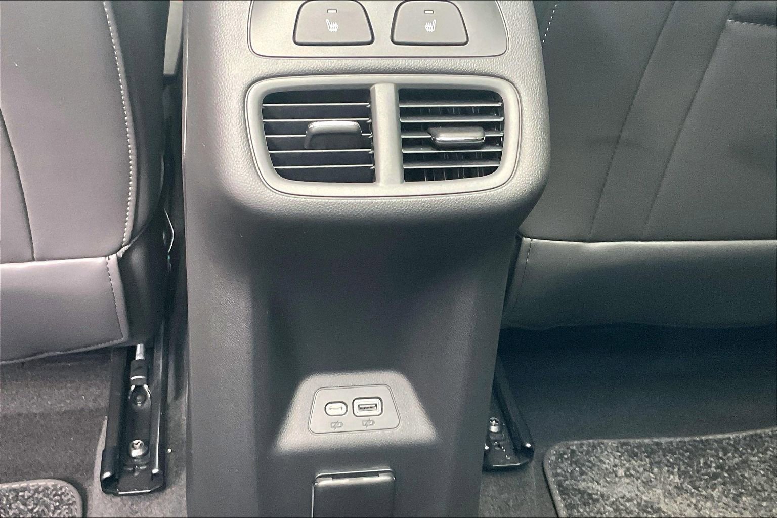 Used 2023 Buick Envision Avenir AWD/4WD image 10