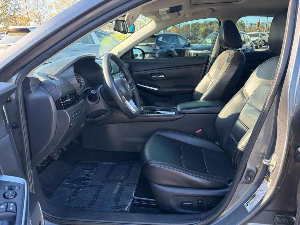 Used 2021 Nissan Sentra SR w/ SR Premium Package image 16