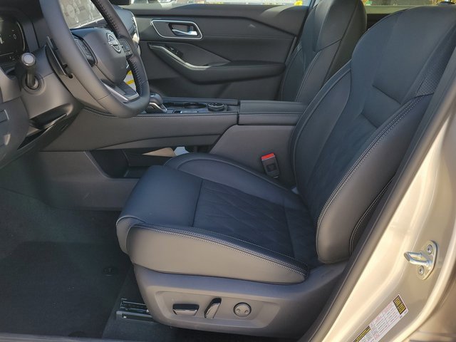 New 2026 Nissan Rogue Platinum w/ Platinum Premium Package image 6