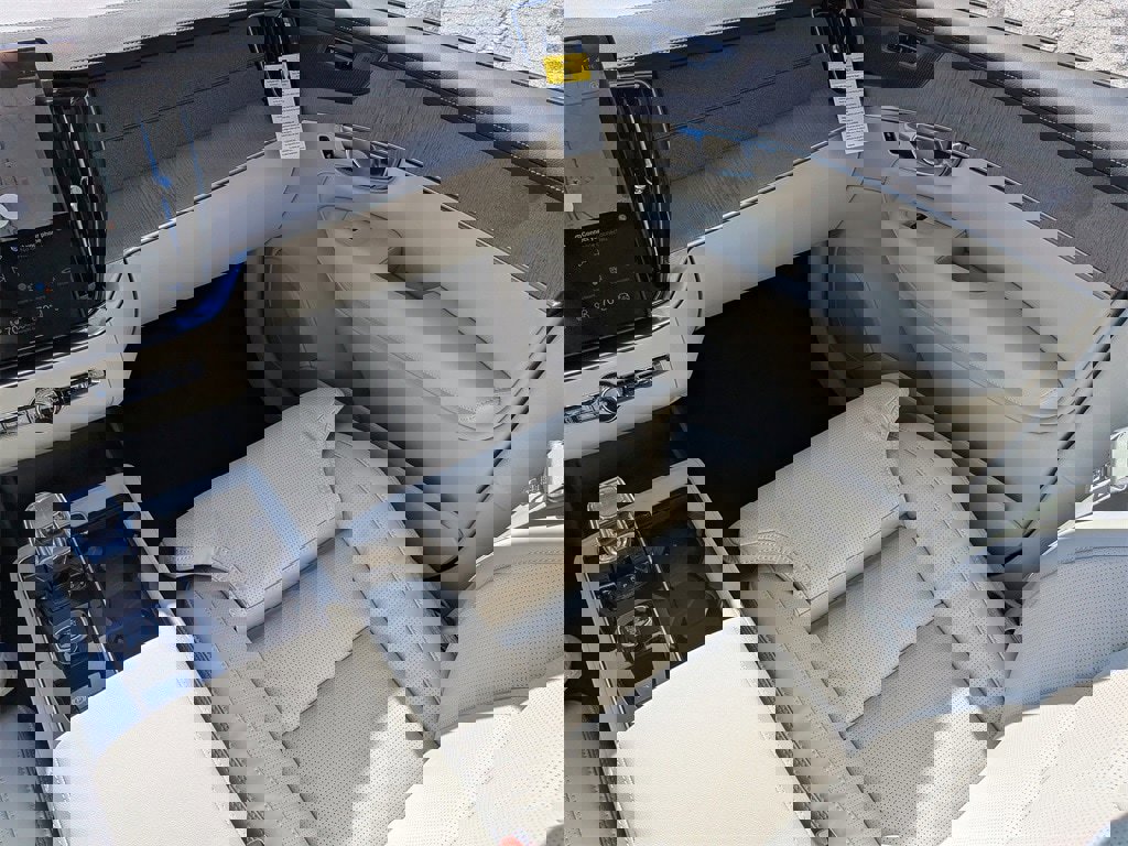 New 2026 Volvo XC90 B6 Ultra w/ Protection Package Premier image 19