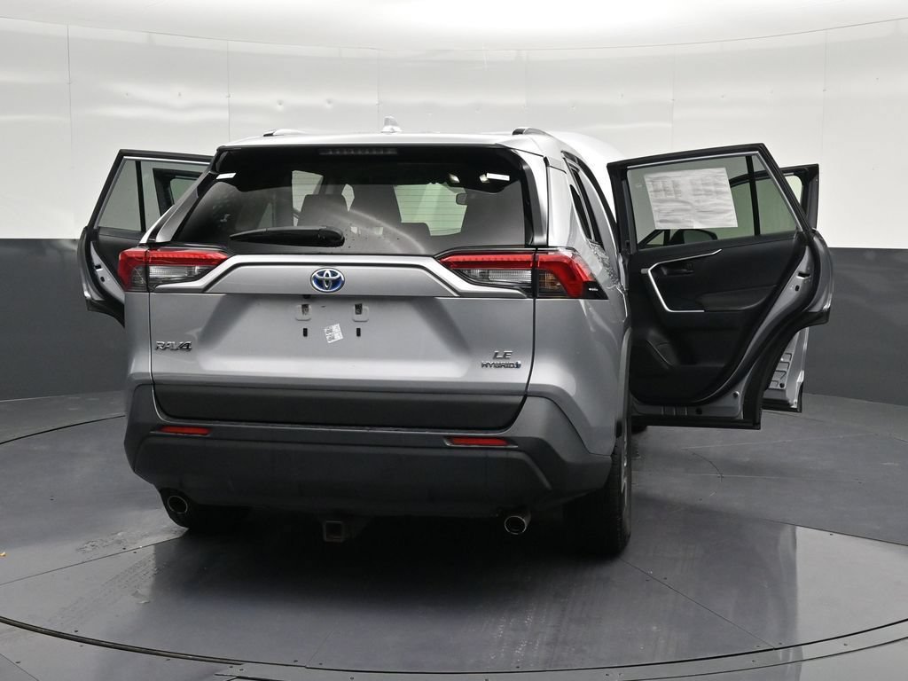 Used 2022 Toyota RAV4 LE AWD/4WD image 39