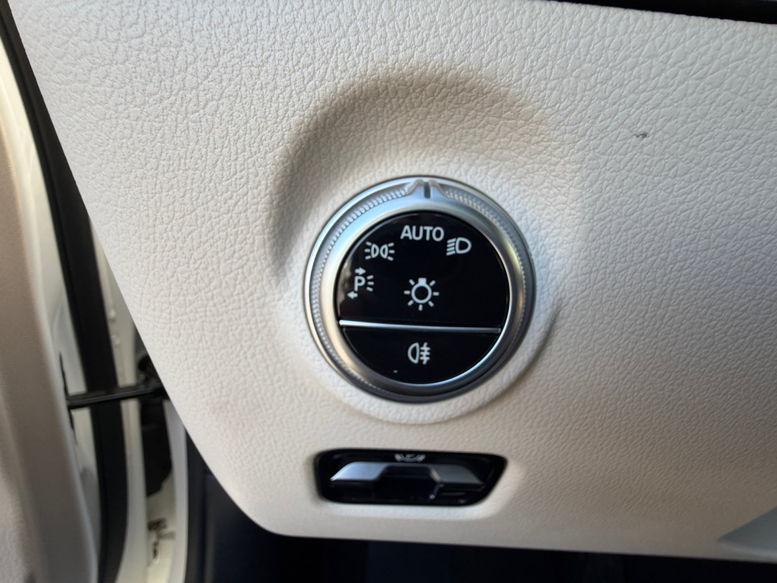 Certified 2023 Mercedes-Benz C 300 4MATIC Sedan image 31