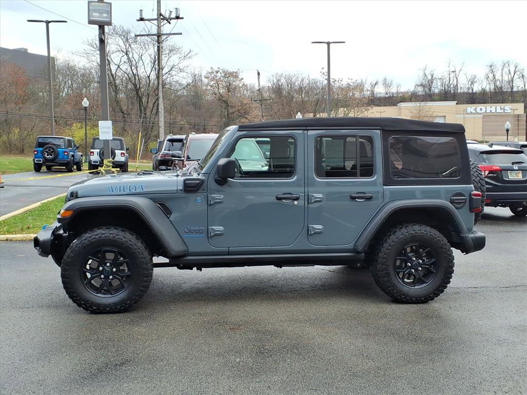Used 2024 Jeep Wrangler Willys image 2