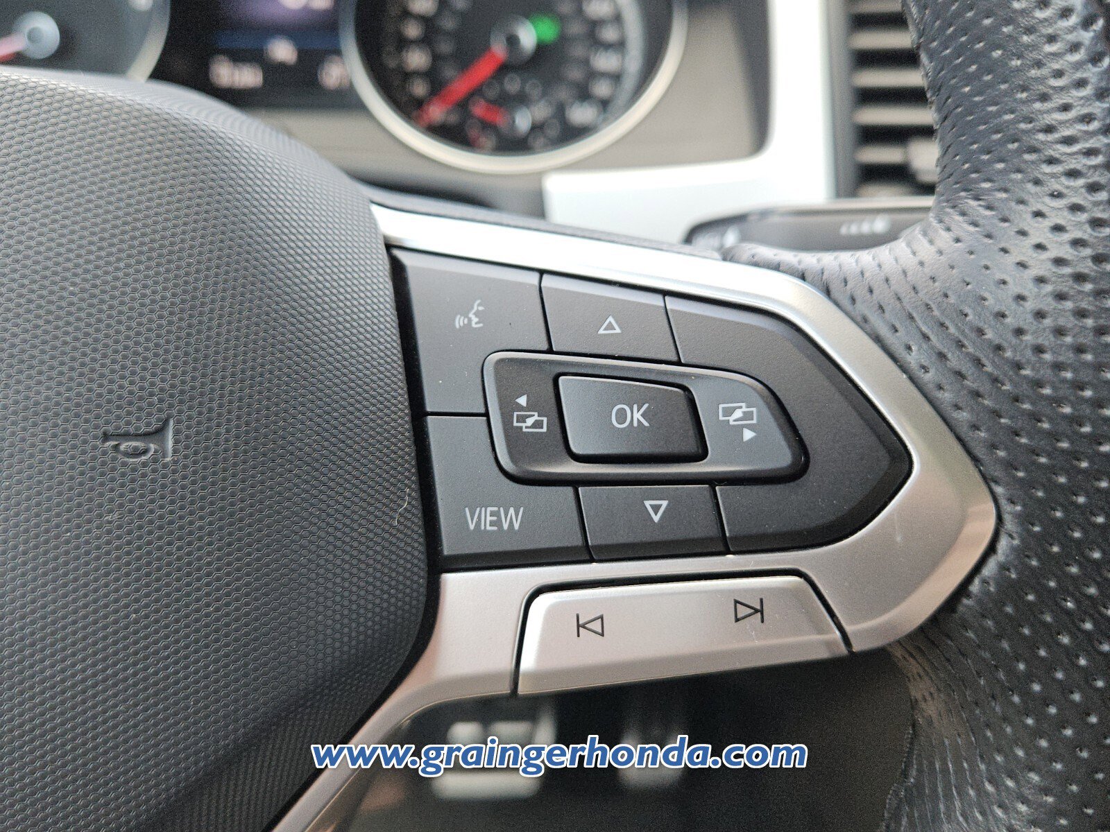 Used 2021 Volkswagen Atlas Cross Sport SE w/ Panoramic Sunroof Package image 20