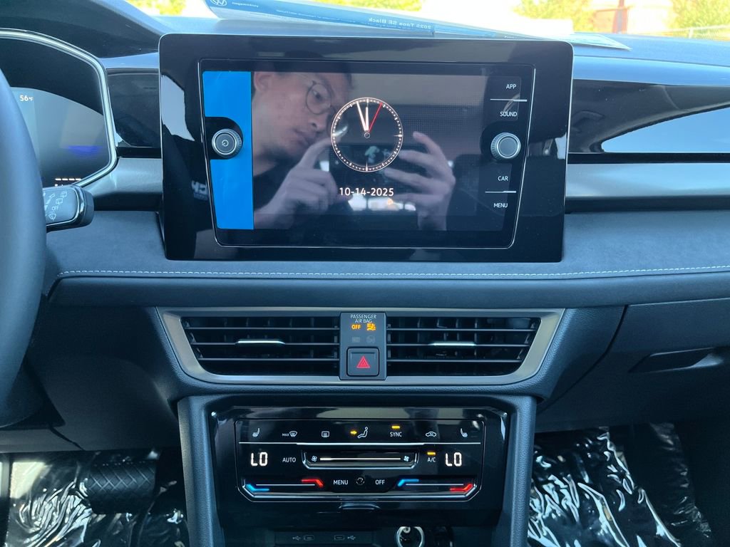 New 2025 Volkswagen Taos SE image 12