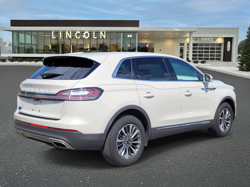 Used 2023 Lincoln Nautilus AWD image 4
