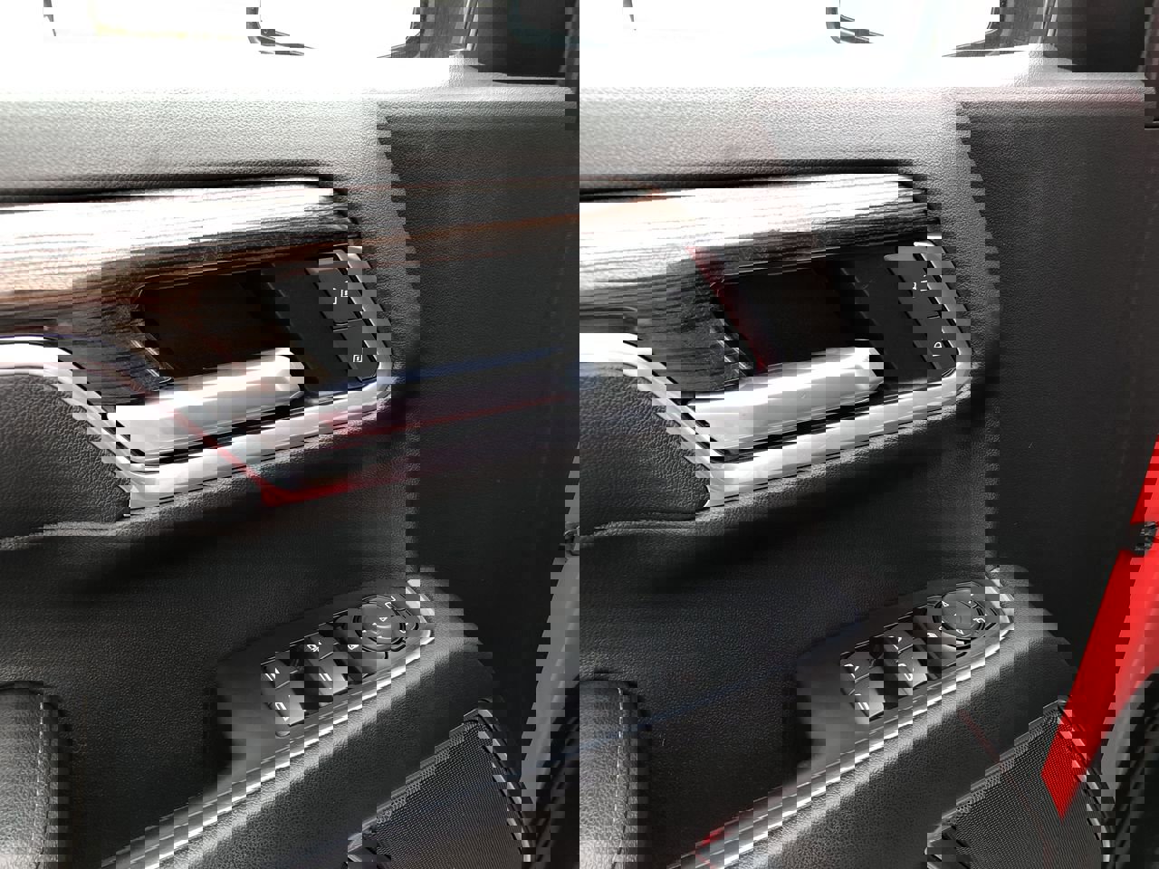 Used 2022 Chevrolet Silverado 1500 LT w/ Z71 Off-Road Package image 12