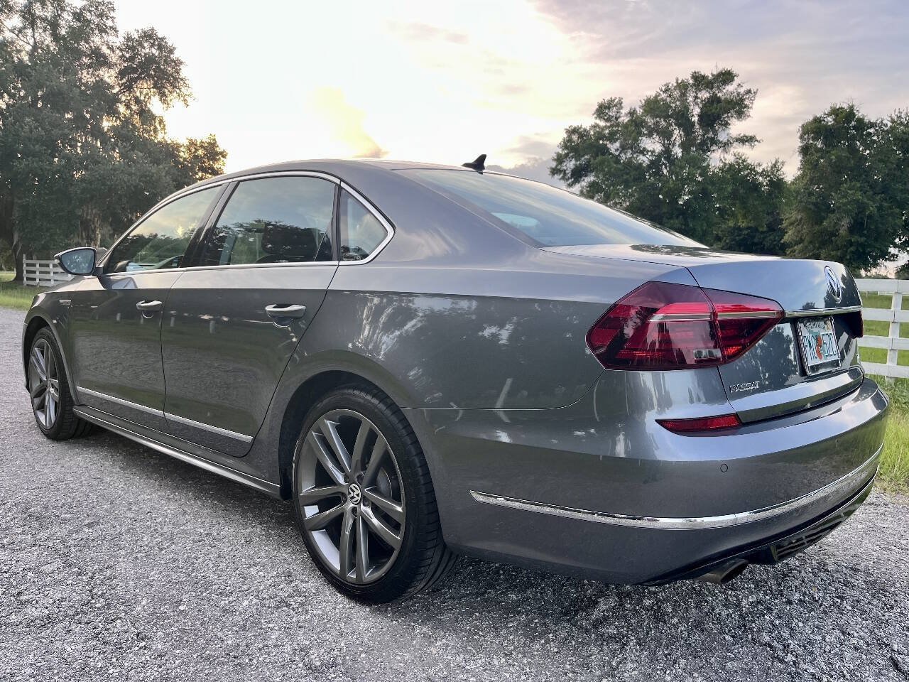 Used 2019 Volkswagen Passat 2.0T SE R-Line FWD image 6