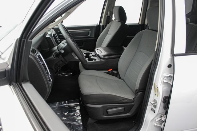 Used 2024 RAM 1500 Classic SLT AWD/4WD image 16