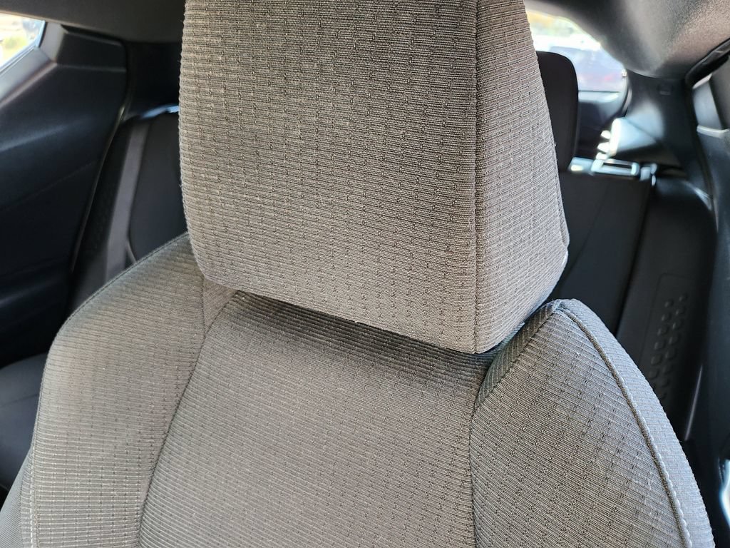 Used 2018 Toyota C-HR XLE FWD image 6