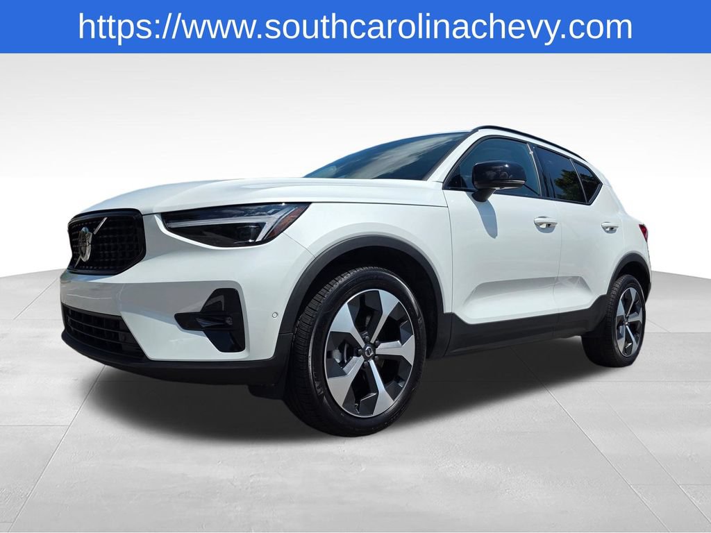 Used 2026 Volvo XC40 B5 Plus AWD/4WD image 38