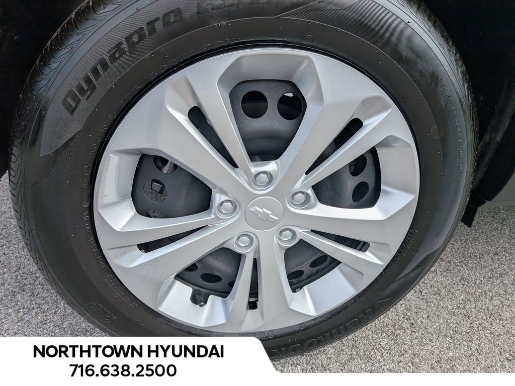 Used 2025 Chevrolet Trax LS image 38