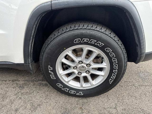 Used 2020 Jeep Grand Cherokee Laredo image 9