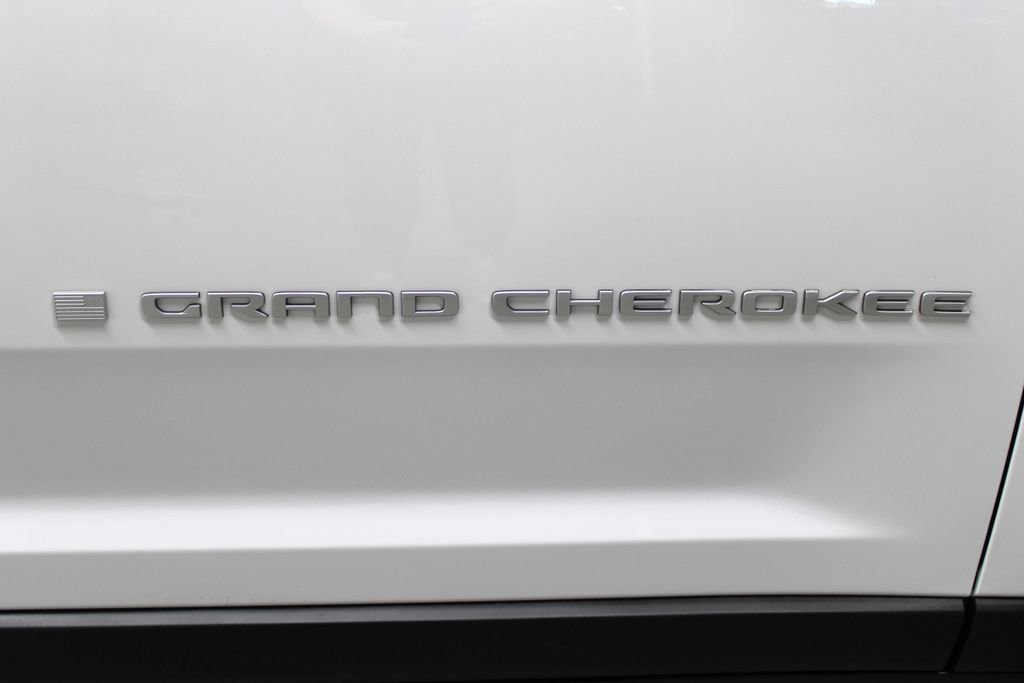 New 2025 Jeep Grand Cherokee Limited w/ Luxury Tech Group II image 36