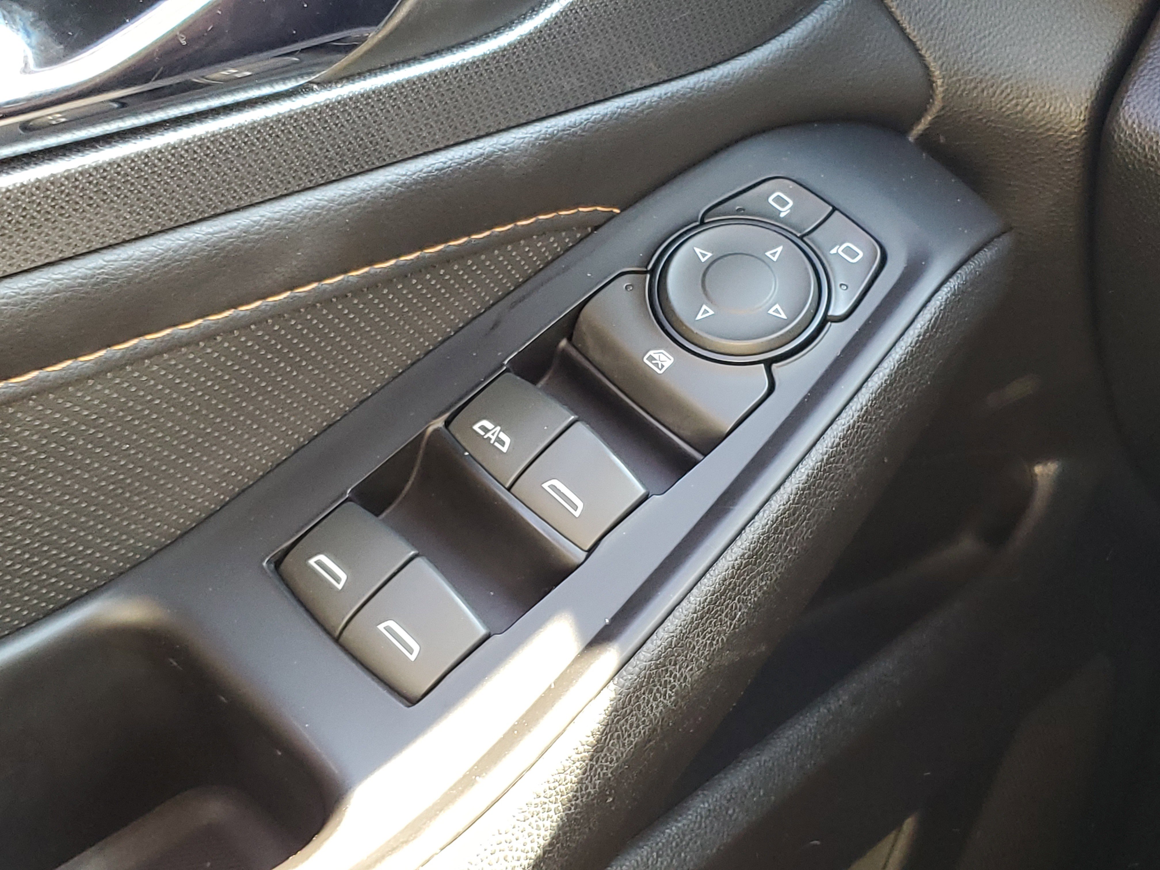 Used 2018 Chevrolet Traverse Premier w/ Driver Confidence II Package image 26