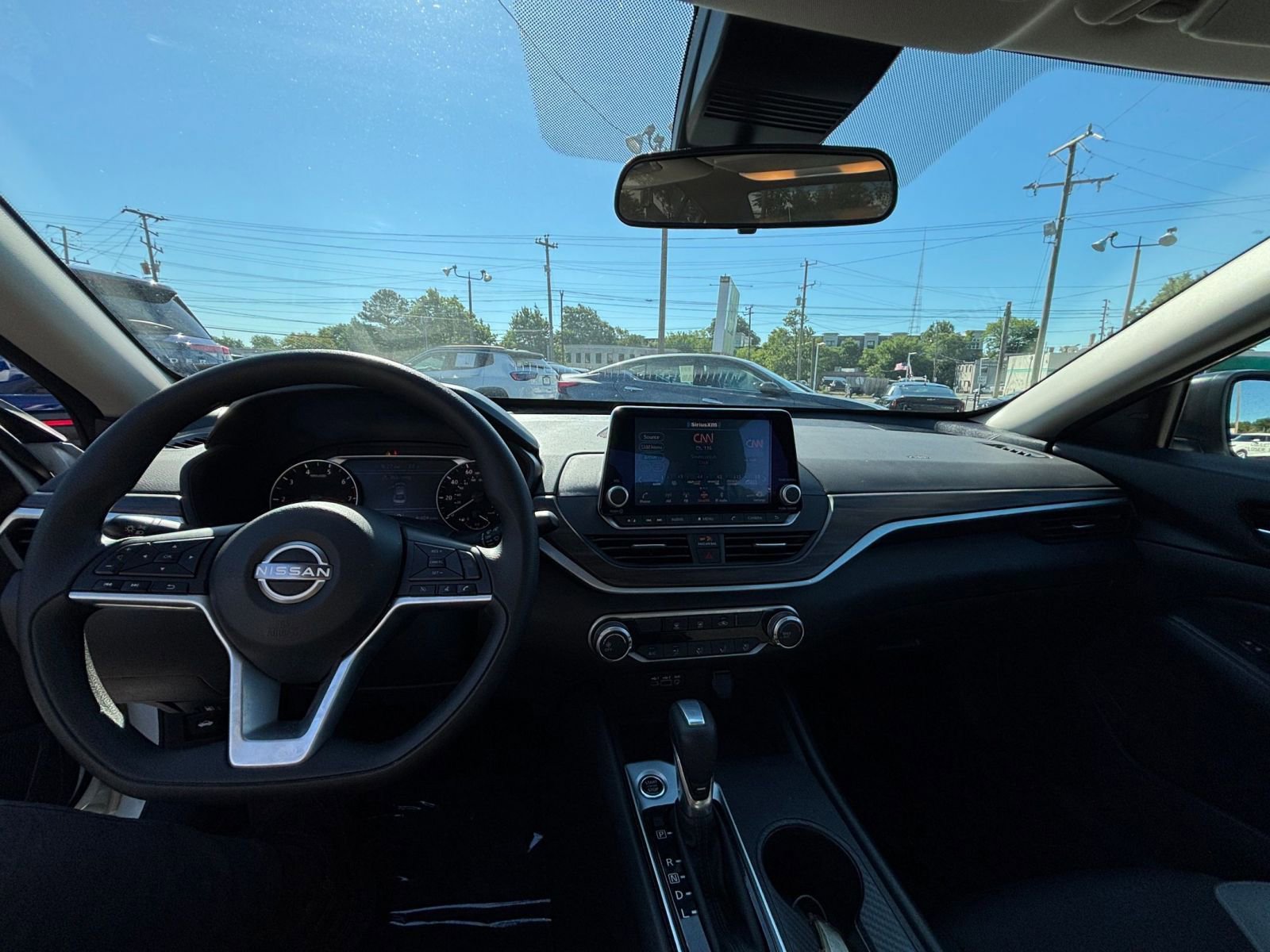 Used 2025 Nissan Altima 2.5 SV FWD image 33