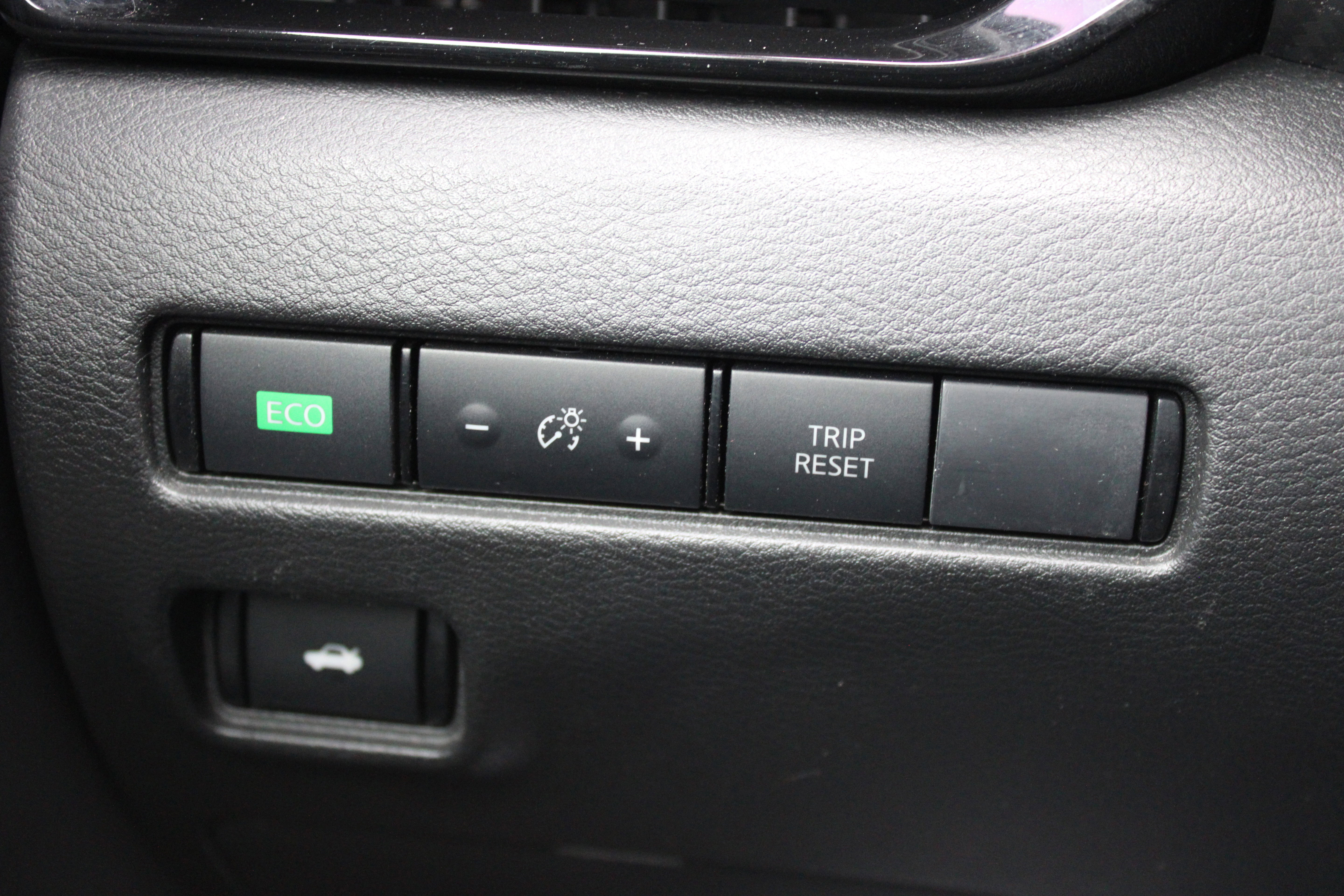 Certified 2022 Nissan Sentra SV image 25