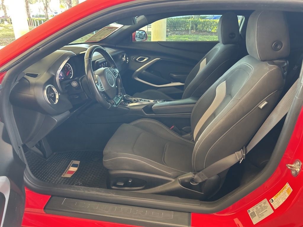 Used 2020 Chevrolet Camaro LT image 5