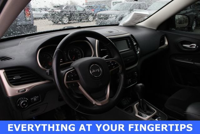 Used 2015 Jeep Cherokee Latitude FWD image 2