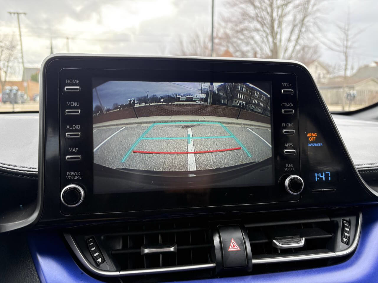 Used 2019 Toyota C-HR LE image 39
