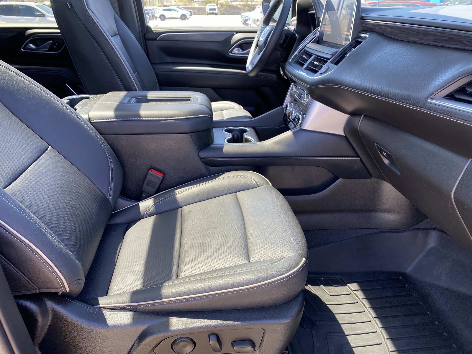 Used 2023 GMC Yukon SLT w/ SLT Premium Package AWD/4WD image 25