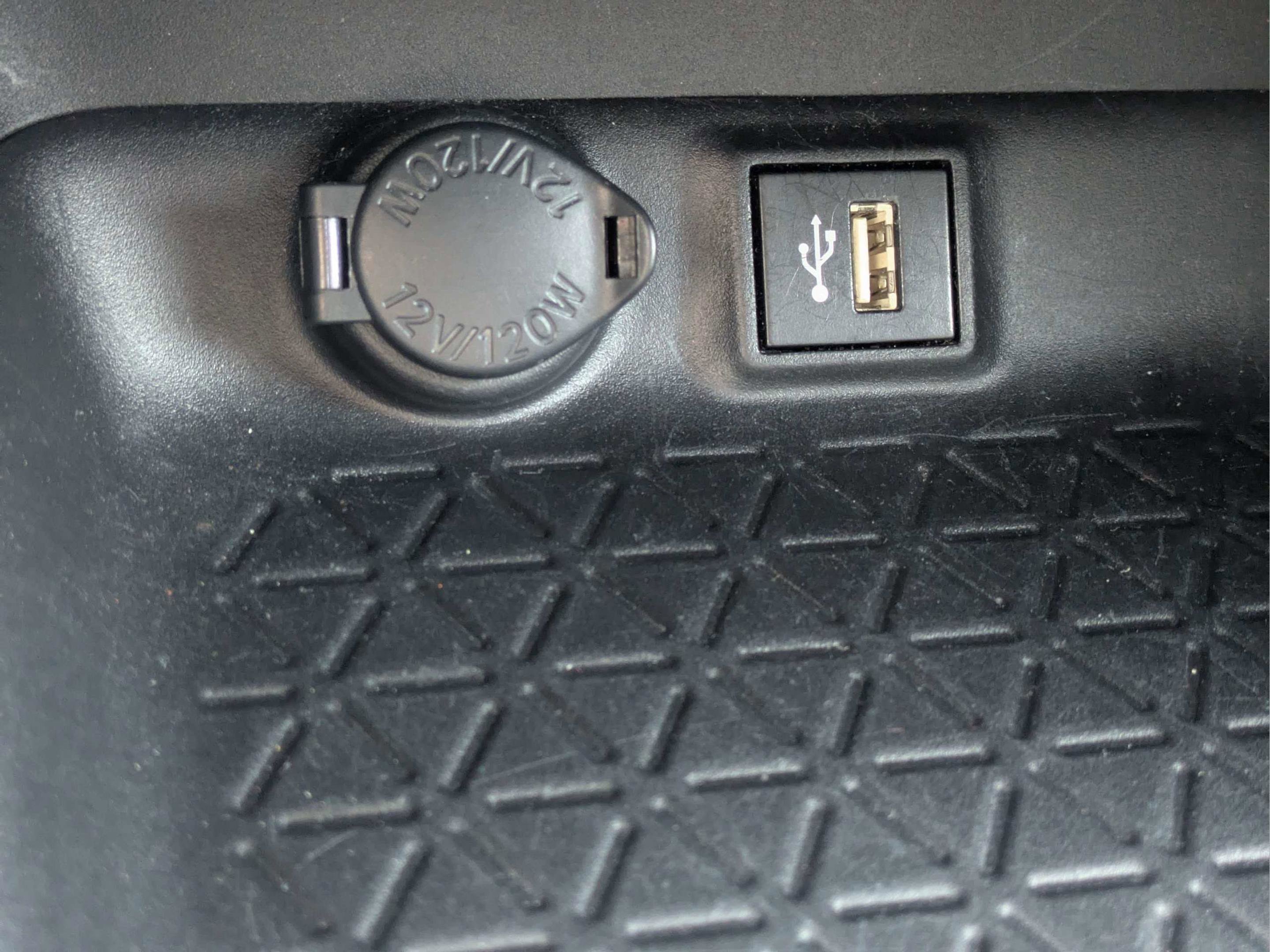 Used 2024 Toyota RAV4 XLE FWD image 24