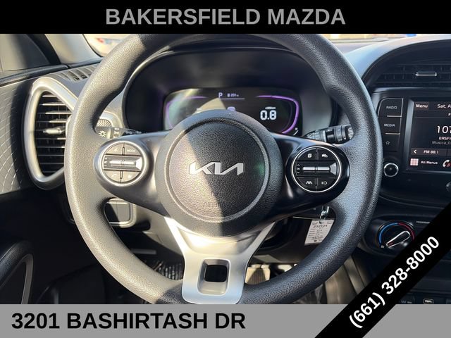 Used 2025 Kia Soul LX w/ LX Technology Package FWD image 14