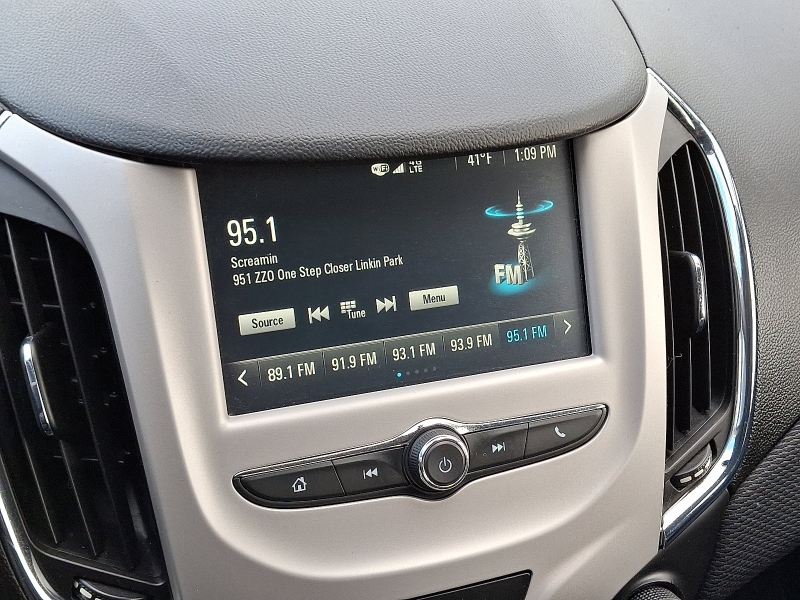 Used 2017 Chevrolet Cruze LS image 17