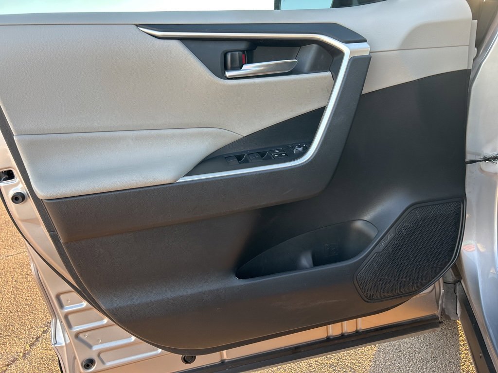 Used 2019 Toyota RAV4 XLE image 12