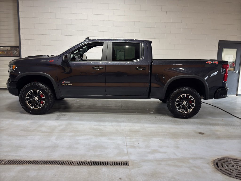Used 2023 Chevrolet Silverado 1500 ZR2 w/ Technology Package AWD/4WD image 2