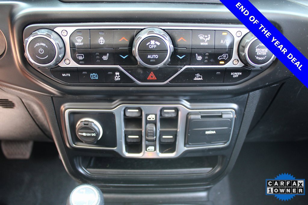 Used 2022 Jeep Wrangler Unlimited Sahara w/ Cold Weather Group image 18