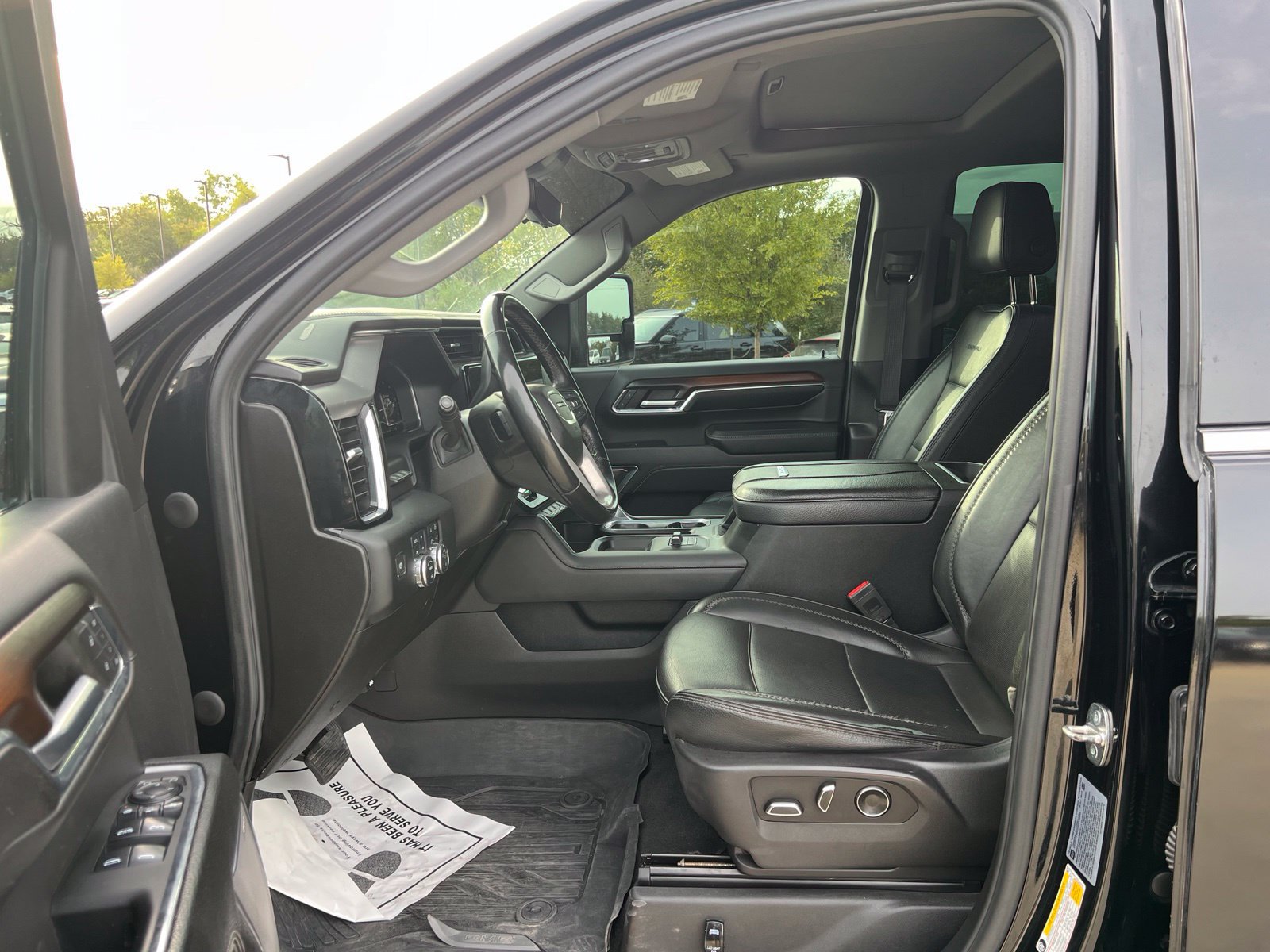 Used 2024 GMC Sierra 2500 Denali w/ Denali Reserve Package AWD/4WD image 35