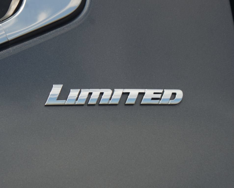 Used 2024 Toyota Tundra Limited AWD/4WD image 19