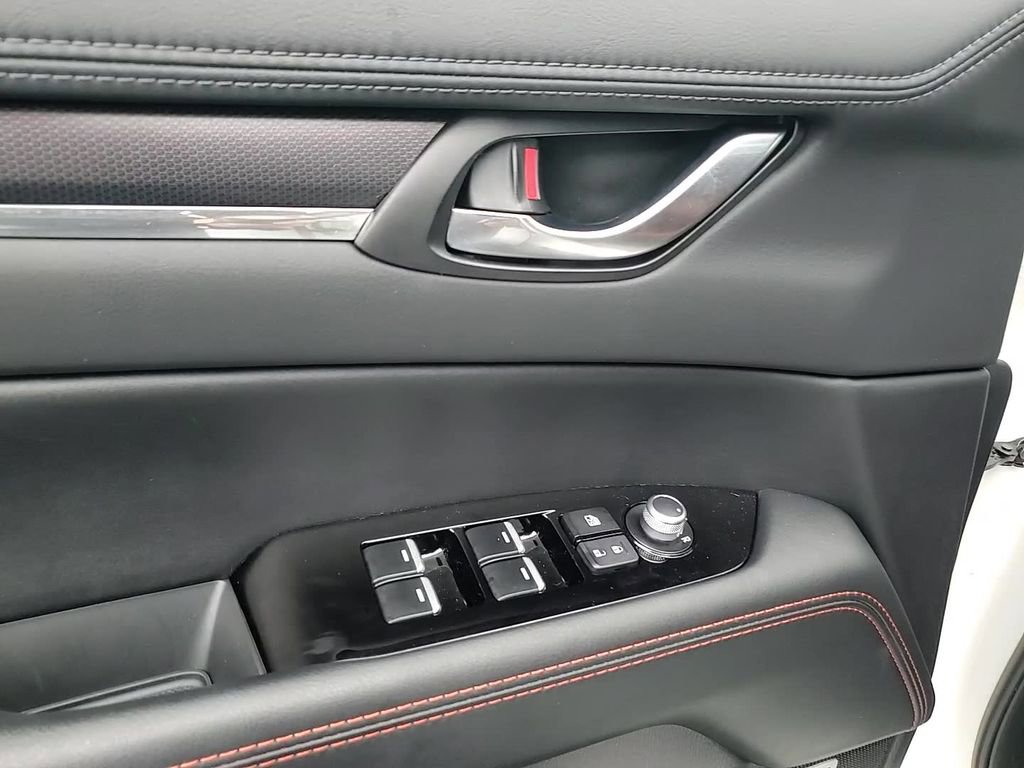 Certified 2025 MAZDA CX-5 Carbon Edition image 12