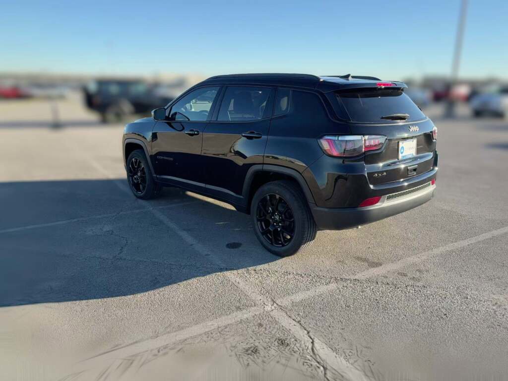 New 2026 Jeep Compass Latitude image 8