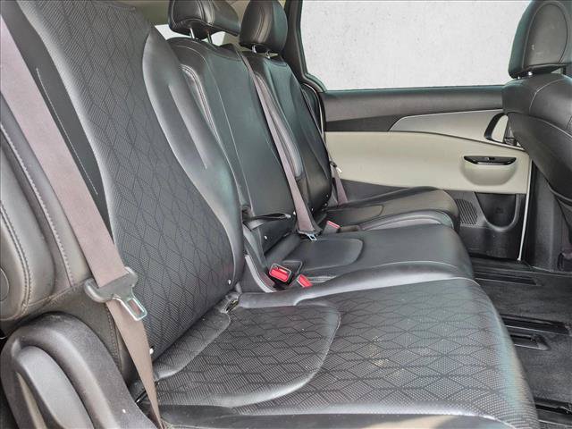 Used 2022 Kia Carnival LX FWD image 19