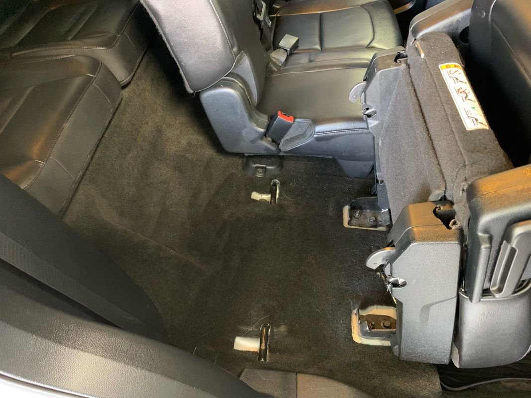 Used 2017 Ford Explorer XLT w/ Equipment Group 202A AWD/4WD image 28