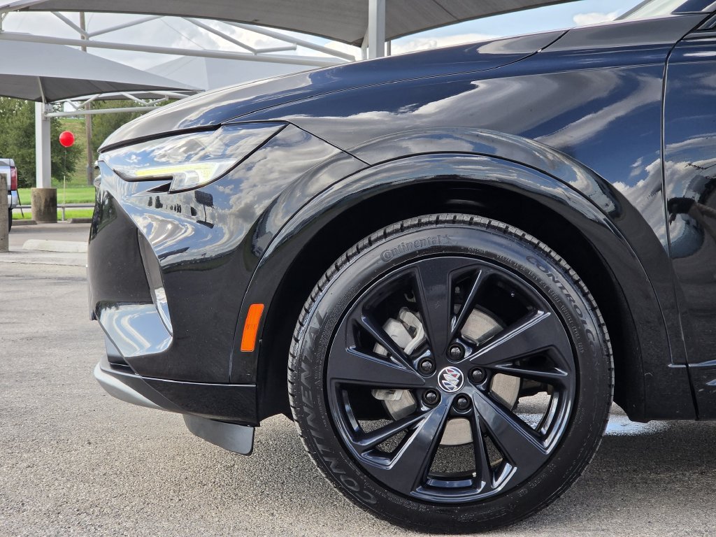 Used 2023 Buick Envision Essence w/ Sport Touring Package FWD image 9
