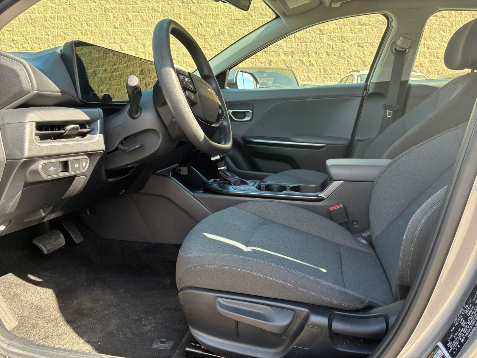 Used 2025 Kia K4 LXS image 27