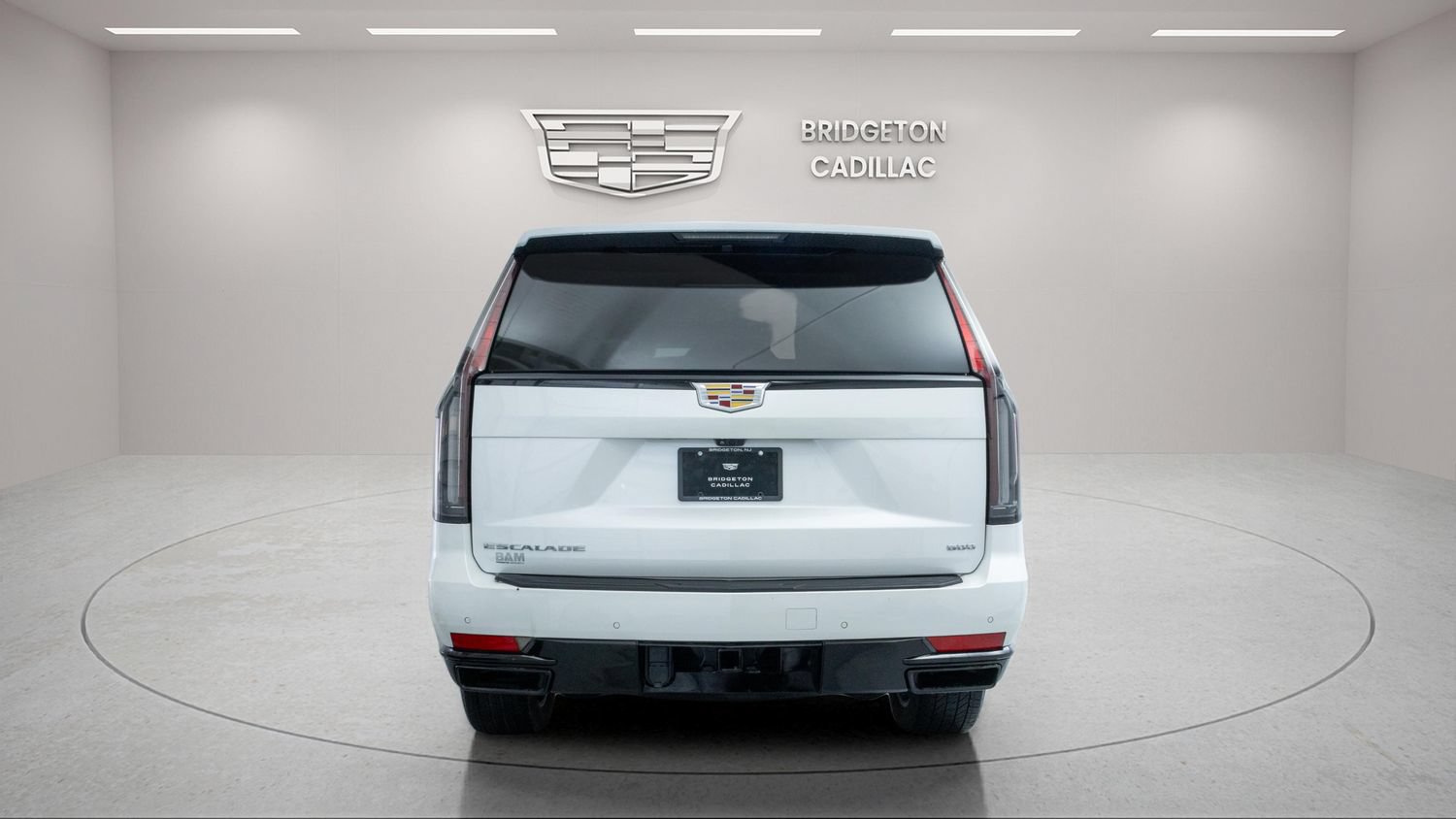 Used 2024 Cadillac Escalade ESV Sport Platinum w/ Heavy-Duty Trailer Package AWD/4WD image 6