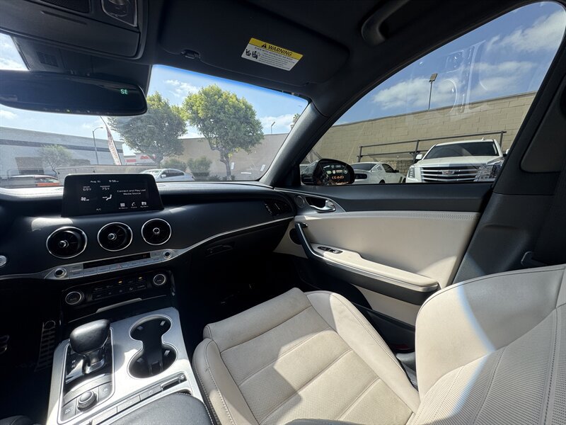 Used 2018 Kia Stinger GT2 AWD/4WD image 31