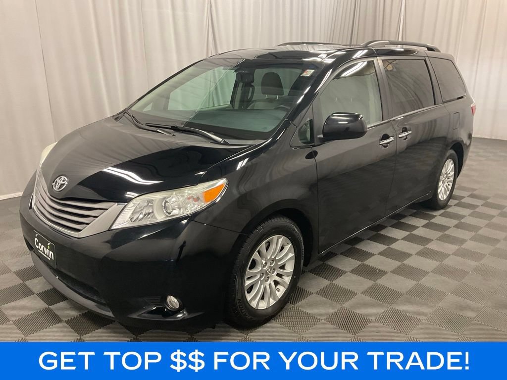Used 2015 Toyota Sienna XLE FWD image 3