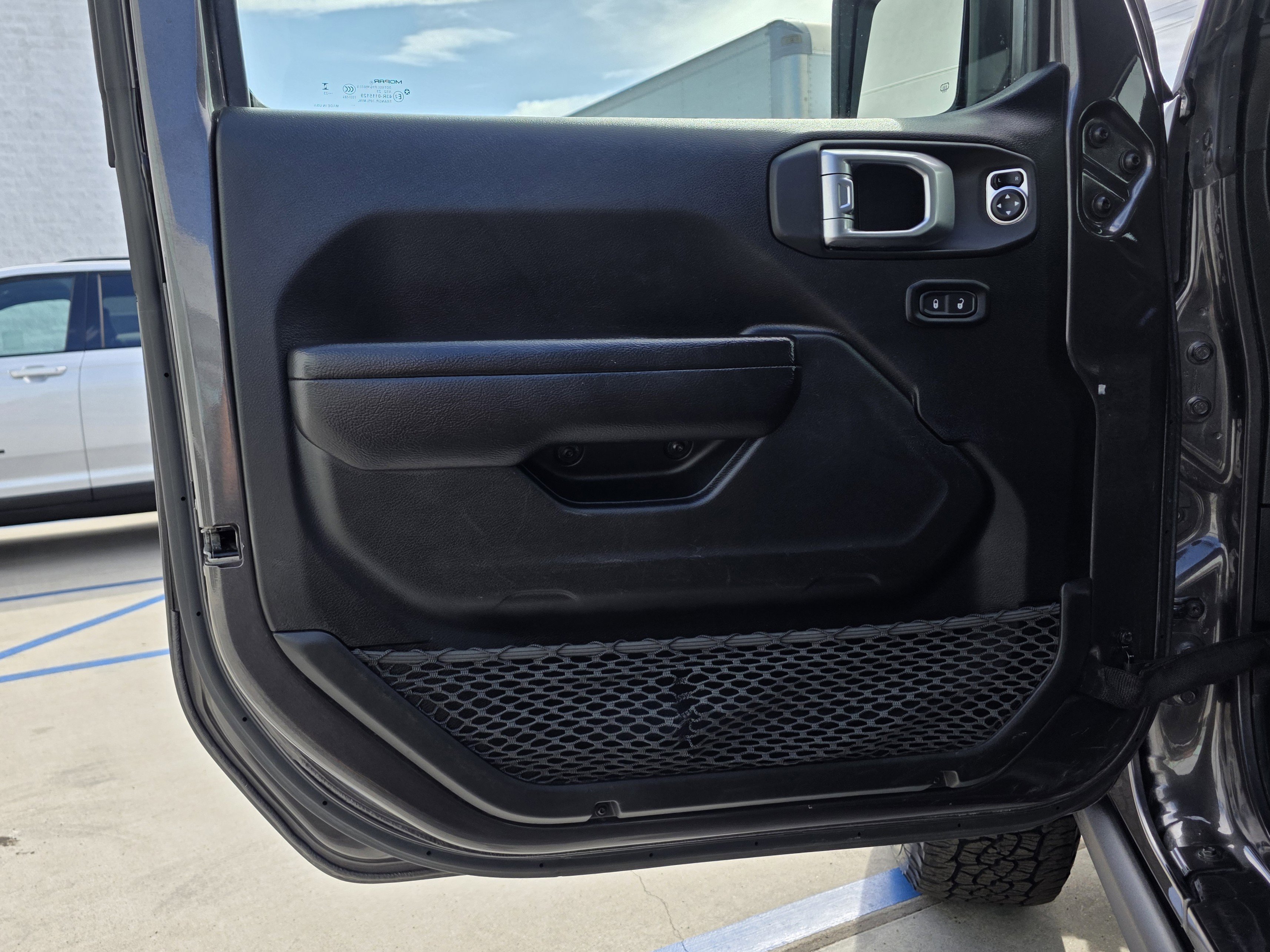 Certified 2023 Jeep Wrangler Unlimited Rubicon 4xe w/ Cold Weather Group image 11