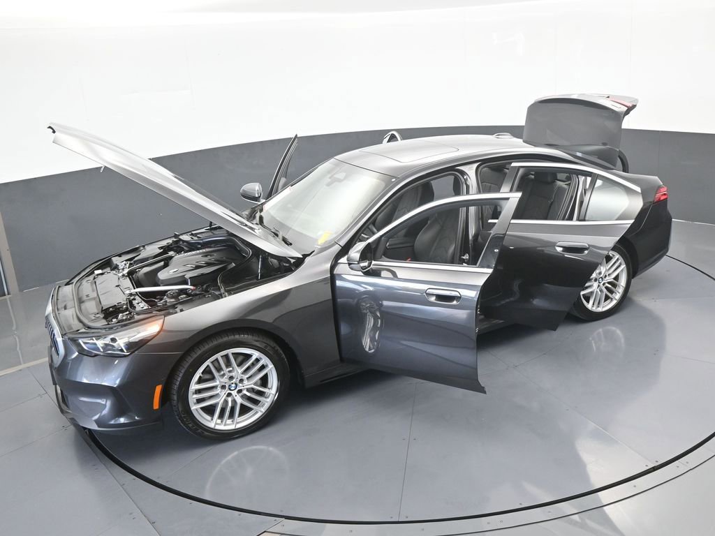 Used 2024 BMW 530i xDrive image 81