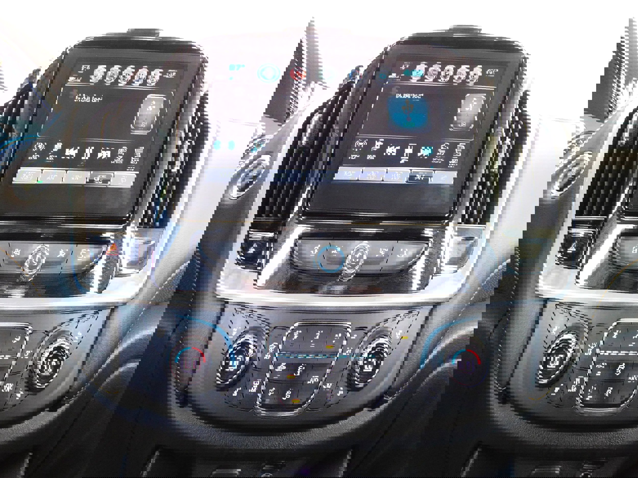 Used 2018 Chevrolet Traverse Premier w/ Driver Confidence II Package image 18